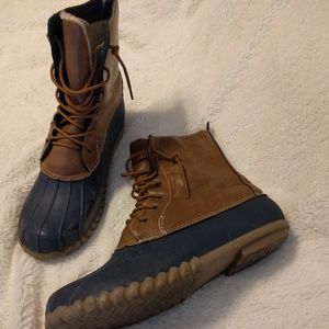 bare traps fabulous duck boot